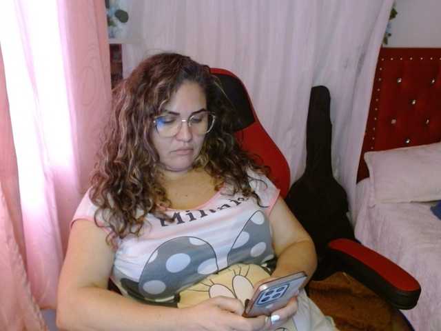 Live sex webcam photo for helenca1980 #292176043