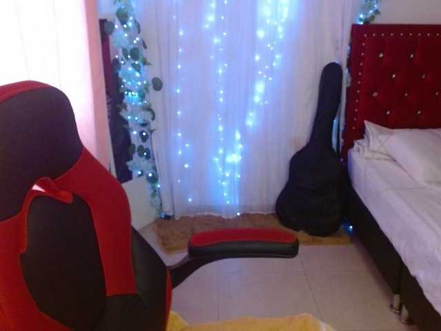 Live sex webcam photo for helenca1980 #292213174