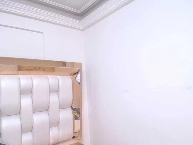 Live sex webcam photo for helenferrer #273063645