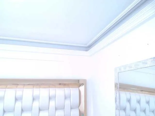 Live sex webcam photo for helenferrer #273317368
