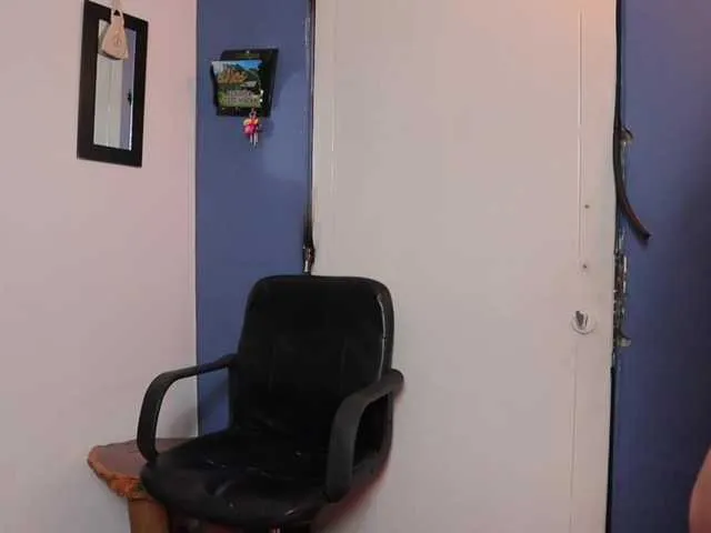 Live sex webcam photo for helgaht03 #275548500