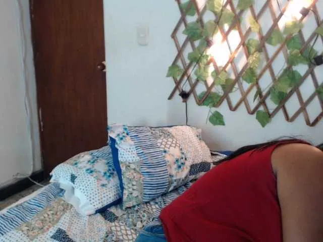 Live sex webcam photo for hellen-miller #272154365