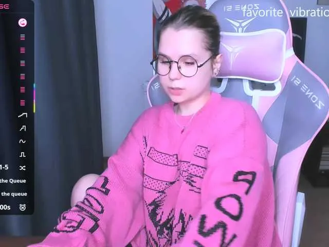 Live sex webcam photo for hellfire-club #292351820