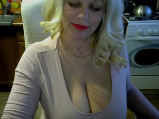Live sex webcam photo for helpmee #218452672