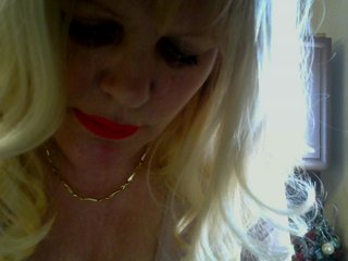 Live sex webcam photo for helpmee #218482265