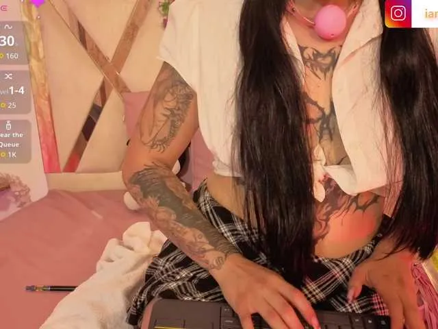 Live sex webcam photo for hina-tay #293167975