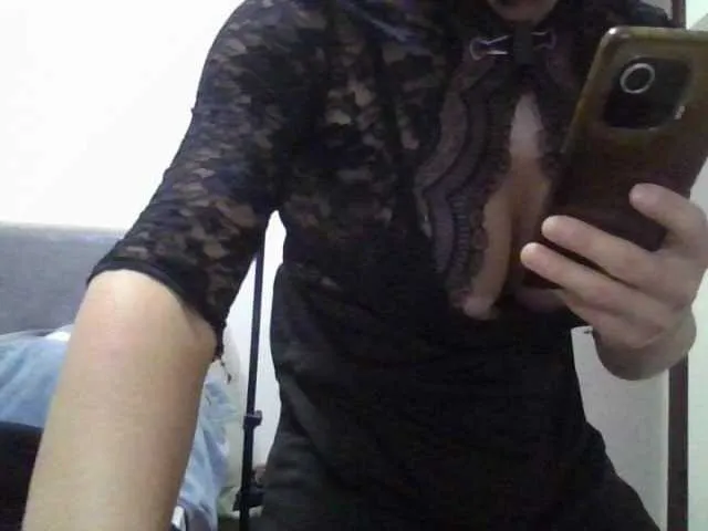 Live sex webcam photo for hisummeraa #277987053