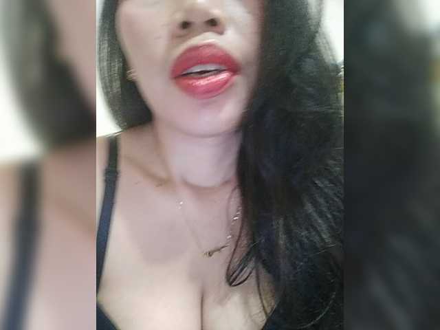 Live sex webcam photo for holly-hooter #271859435