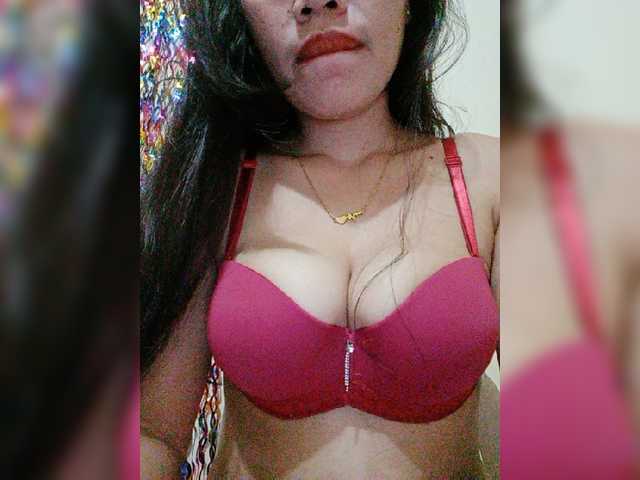 Live sex webcam photo for holly-hooter #271902319