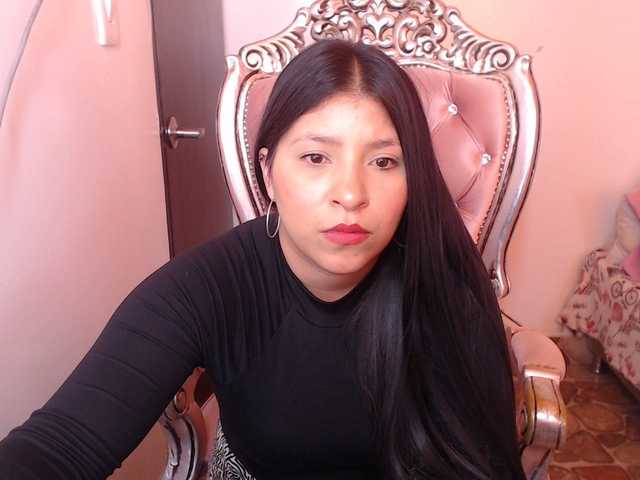 Live sex webcam photo for holly20a #287995010