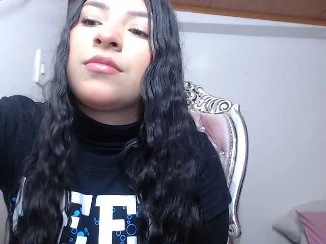 Live sex webcam photo for holly20a #287995034