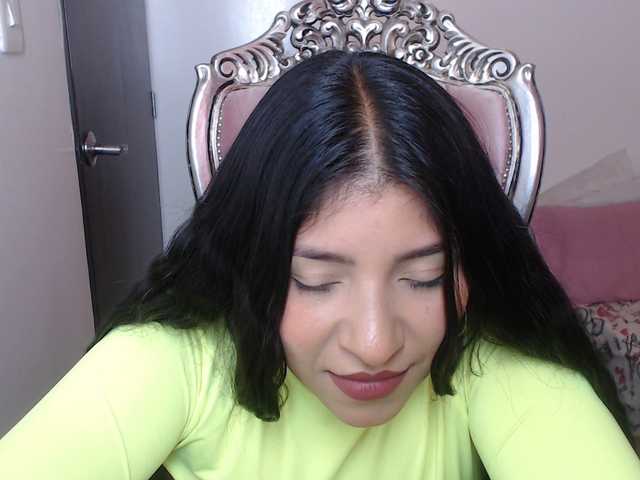 Live sex webcam photo for holly20a #287995052