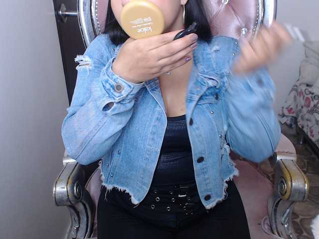 Live sex webcam photo for holly20a #287995060