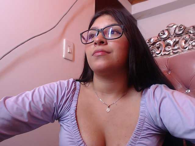 Live sex webcam photo for holly20a #287995075