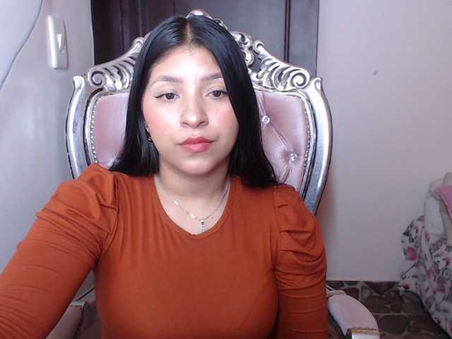 Live sex webcam photo for holly20a #287995085