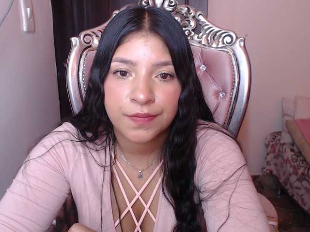 Live sex webcam photo for holly20a #287995090