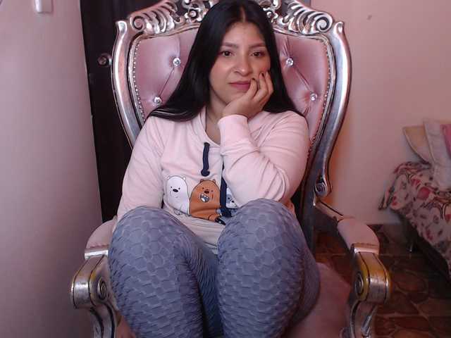 Live sex webcam photo for holly20a #287995091