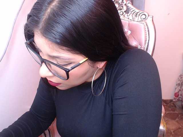 Live sex webcam photo for holly20a #287995103