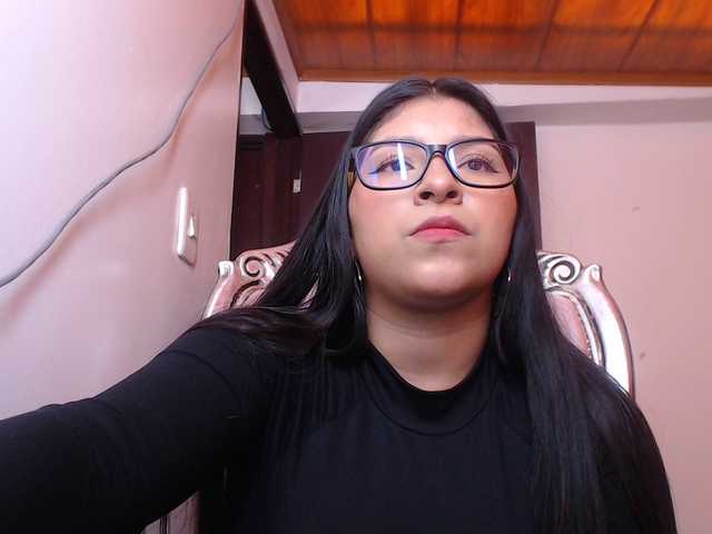 Live sex webcam photo for holly20a #287995107