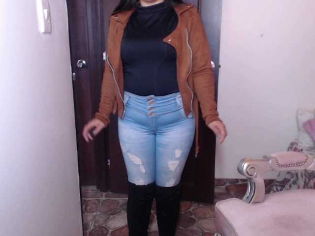 Live sex webcam photo for holly20a #287995120