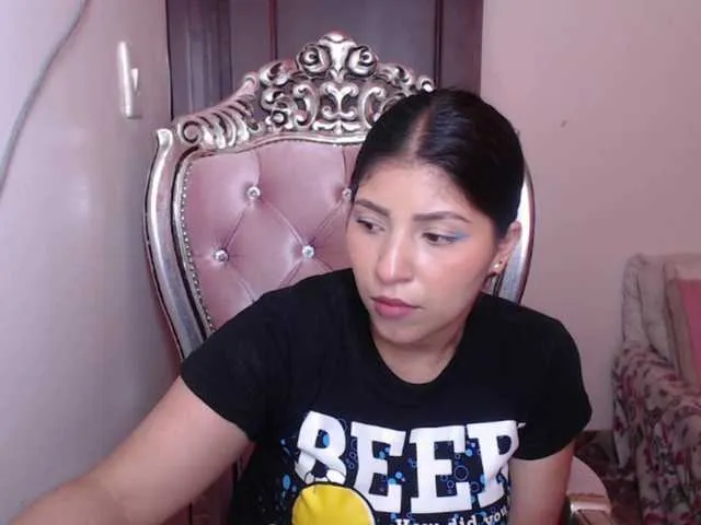 Live sex webcam photo for holly20a #287995128