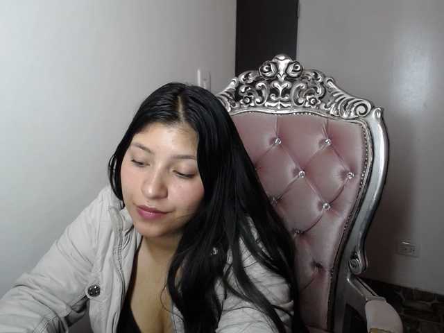 Live sex webcam photo for holly20a #287995140