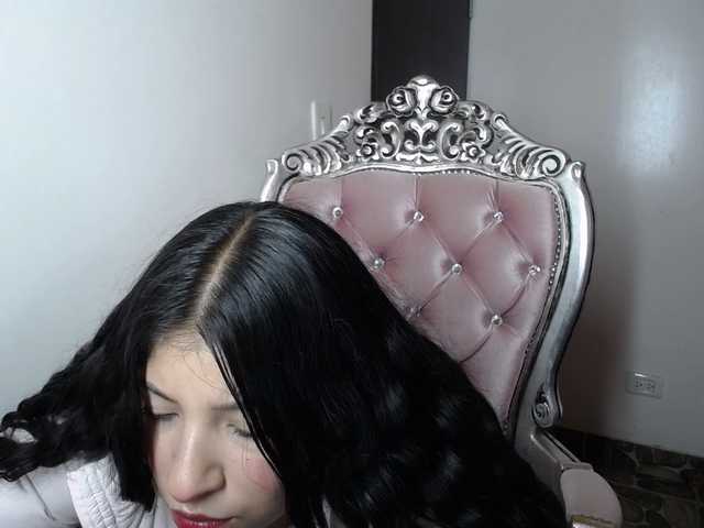 Live sex webcam photo for holly20a #287995141