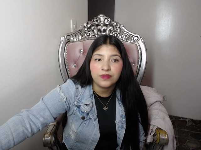 Live sex webcam photo for holly20a #287995145