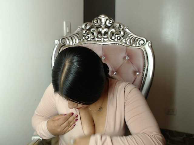 Live sex webcam photo for holly20a #287995156