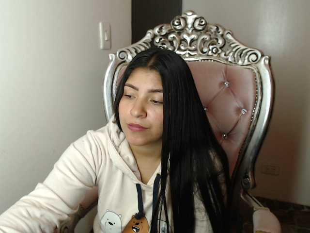 Live sex webcam photo for holly20a #287995158