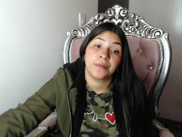 Live sex webcam photo for holly20a #287995169