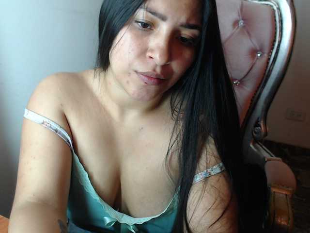 Live sex webcam photo for holly20a #287995224