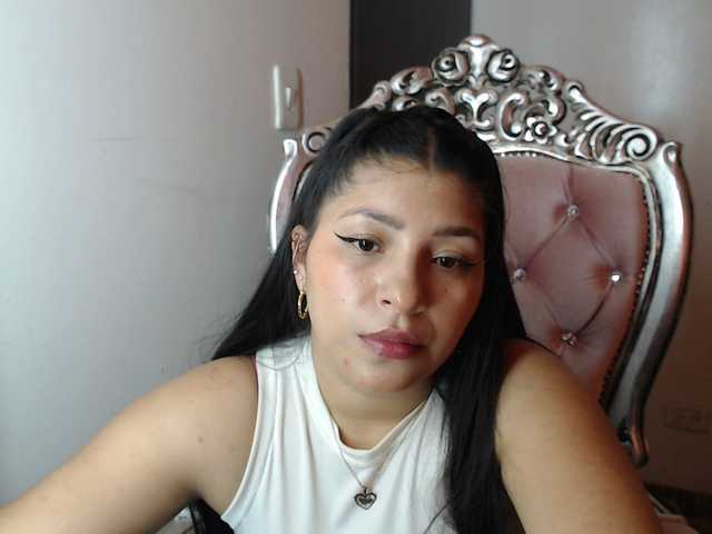 Live sex webcam photo for holly20a #287995225