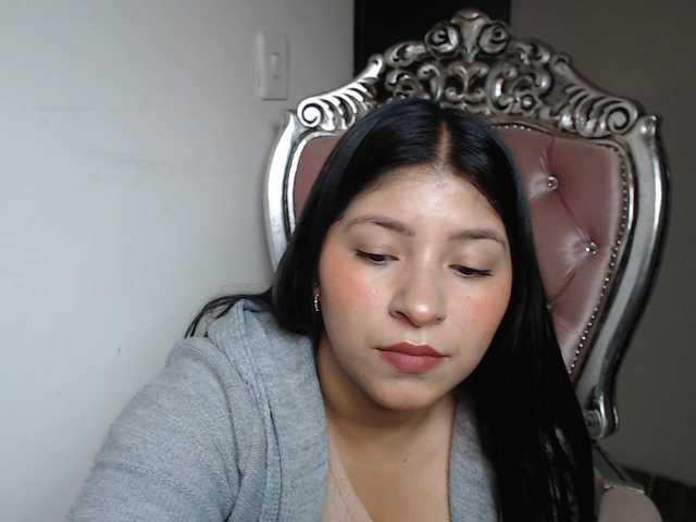 Live sex webcam photo for holly20a #287995228