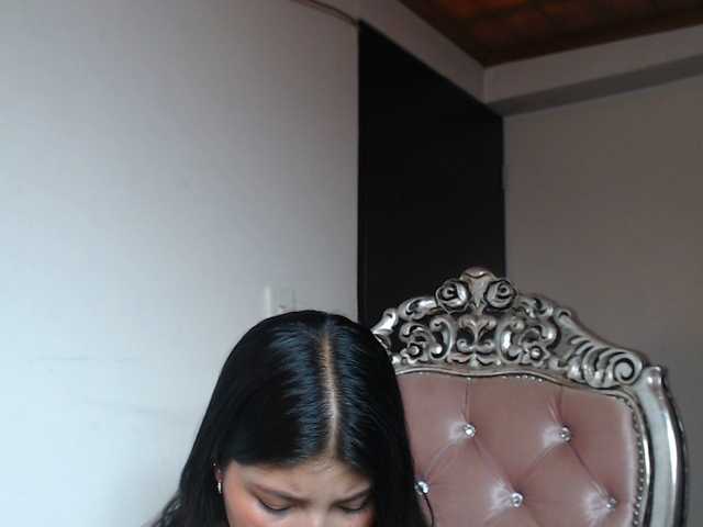 Live sex webcam photo for holly20a #287995229