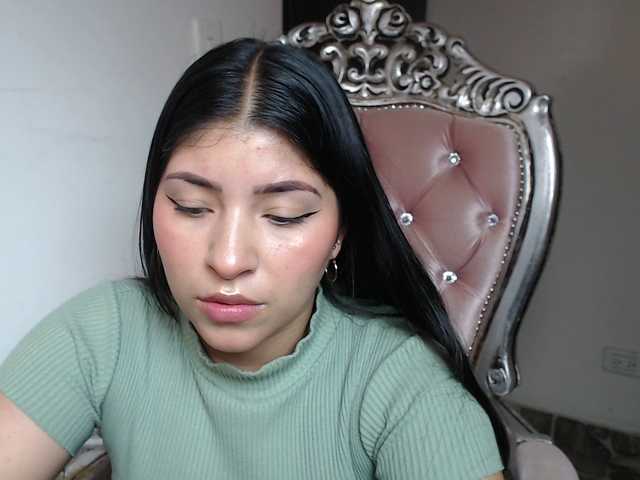 Live sex webcam photo for holly20a #287995234