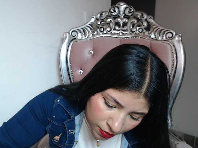 Live sex webcam photo for holly20a #287995237