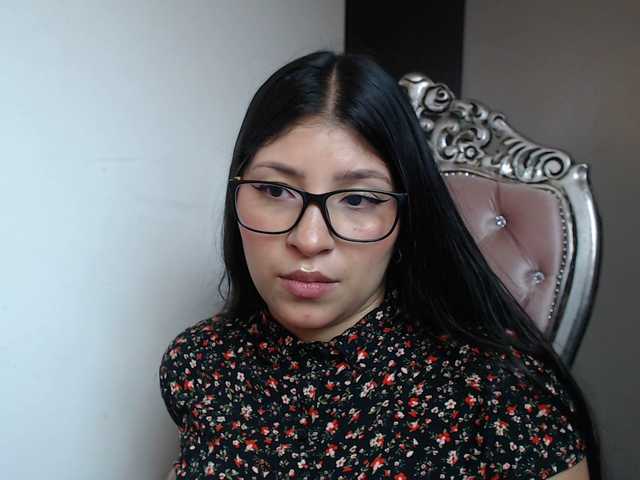 Live sex webcam photo for holly20a #287995244