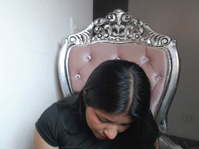 Live sex webcam photo for holly20a #287995247