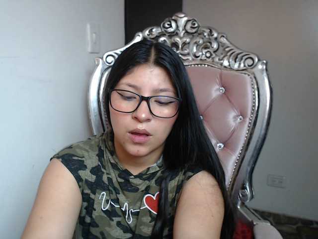 Live sex webcam photo for holly20a #287995252