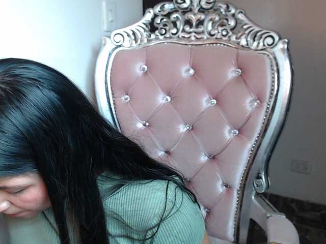 Live sex webcam photo for holly20a #287995256