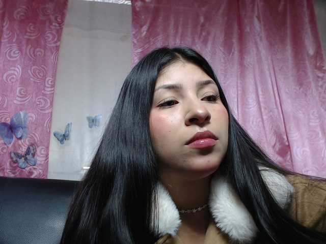 Live sex webcam photo for holly20a #287995270