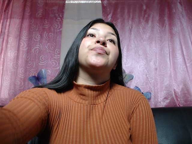 Live sex webcam photo for holly20a #287995271