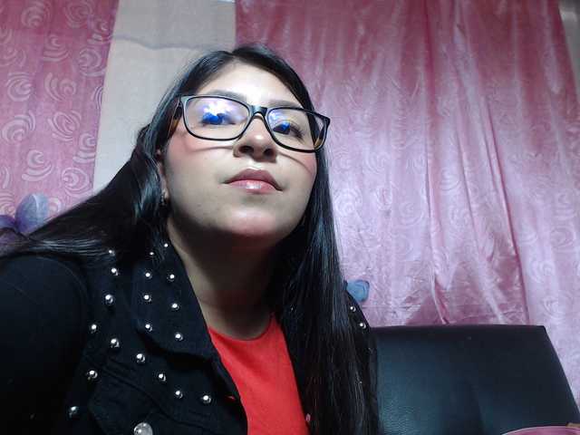 Live sex webcam photo for holly20a #287995278