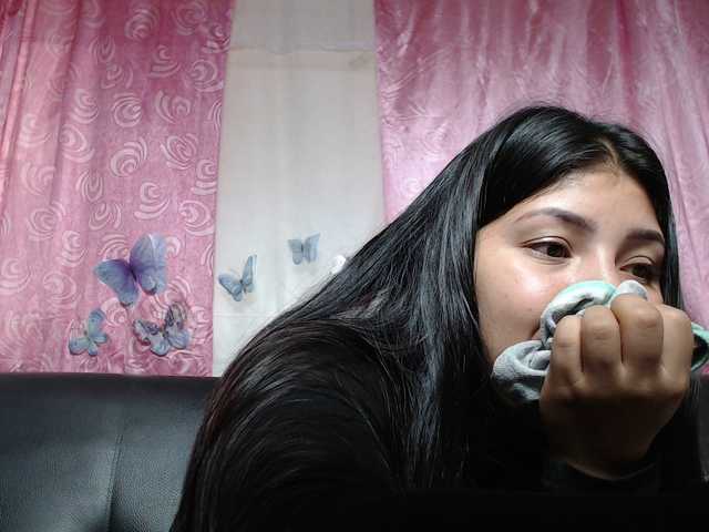 Live sex webcam photo for holly20a #287995288