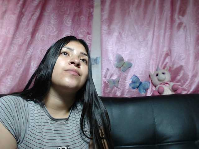 Live sex webcam photo for holly20a #287995295