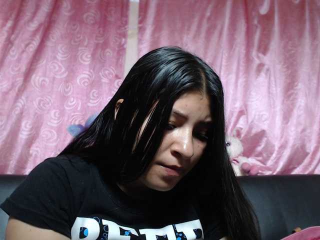 Live sex webcam photo for holly20a #287995296