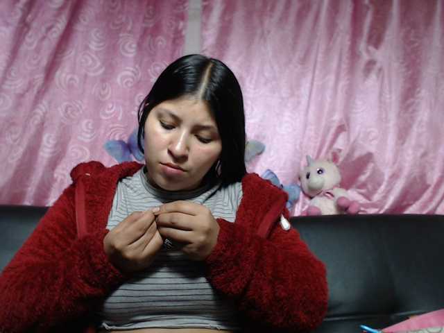 Live sex webcam photo for holly20a #287995299