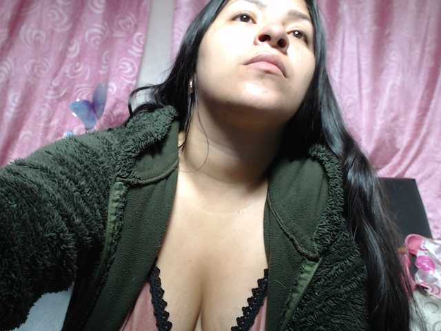 Live sex webcam photo for holly20a #287995319