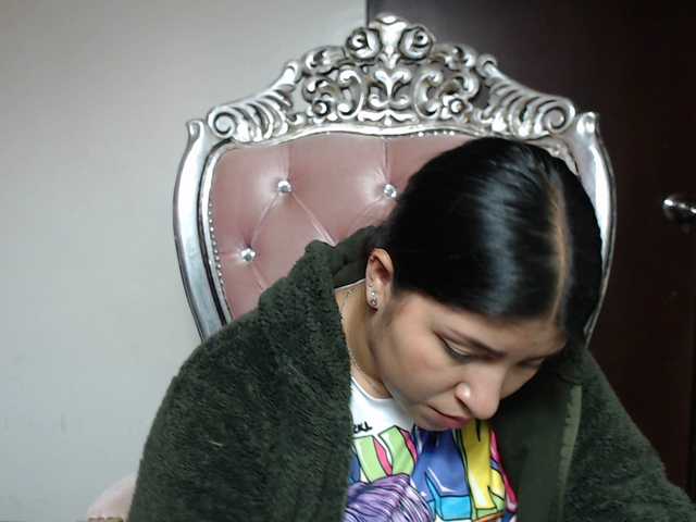 Live sex webcam photo for holly20a #287995338